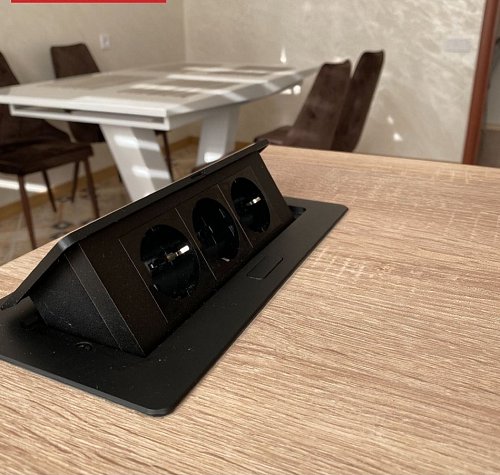 Угловая кухня из белого крашеного дсп. Фурнитура Blum