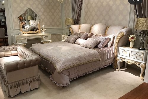 Спальня с прикроватными тумбочками