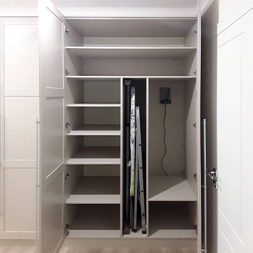 Шкаф белый в прихожую