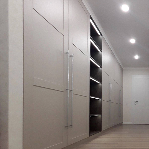 Шкаф белый в прихожую