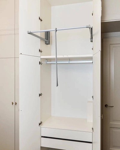 Шкаф для спальни белый