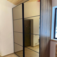 Шкаф распашной зеркальный