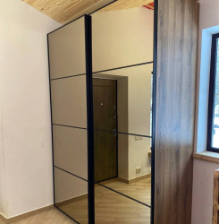 Шкаф распашной зеркальный