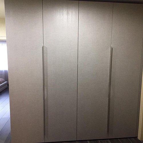 Шкаф распашной белый