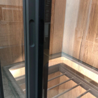 Шкаф со стеклом и подсветкой