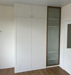 Шкаф распашной с подсветкой 16