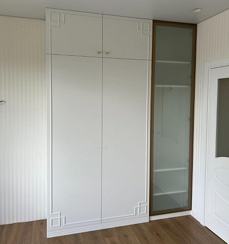 Шкаф распашной с подсветкой 16