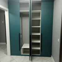 Шкаф распашной в прихожую