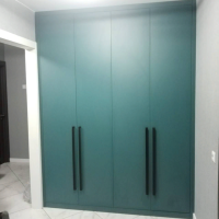 Шкаф распашной в прихожую