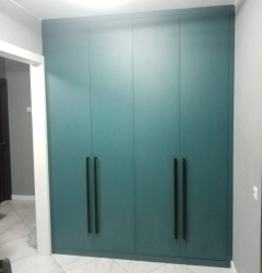 Шкаф распашной в прихожую