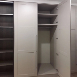 Шкаф белый в прихожую