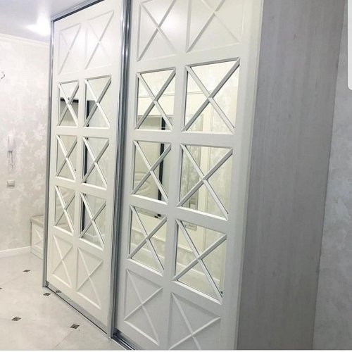 Шкаф белый 17