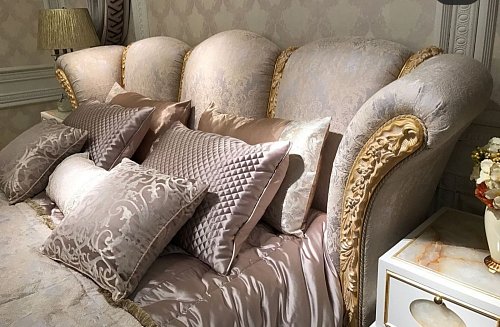 Спальня с прикроватными тумбочками