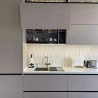 Угловая кухня с подсветкой , стиль hi-tech